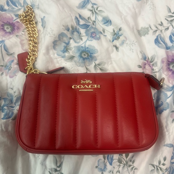 Coach Nolita quilted bag / wristlet red in gold hardware - Picture 12 of 13